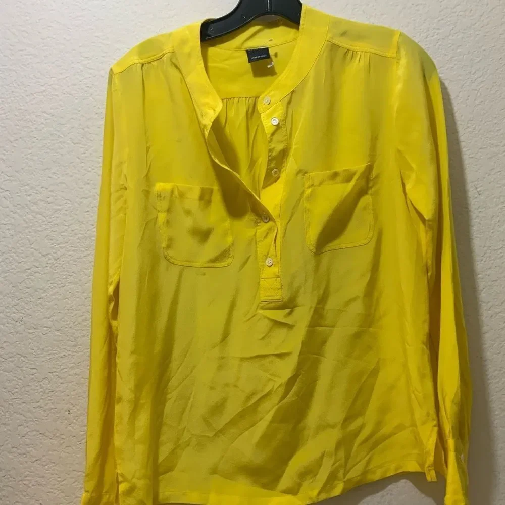 Barneys newyork top yellow 100% silk make in Italy size 38